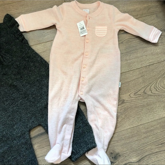 NWT 👶🏻 Set of 2 GAP Onesies (3-6 months) - Picture 3 of 7